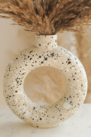 Circle Vase with Dried Flower Bouquet
