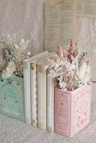 Flowers & Hearts - Book Vase & Dried Flowers