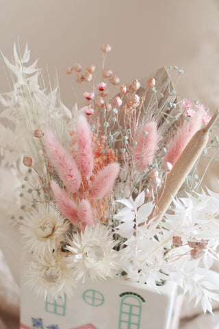 Vase & Dried Flowers