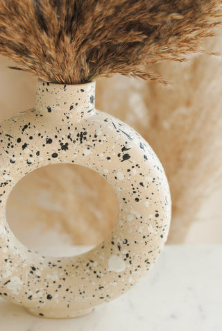 Circle Vase with Dried Flower Bouquet