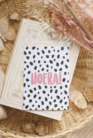 HOERA! (DOTS) - ANSICHTKAART
