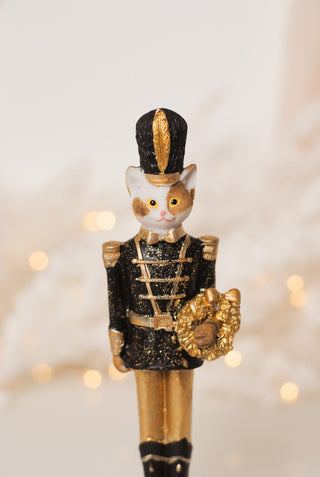 NUTCRACKER - CAT