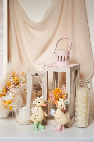 Daisy Tube Candle