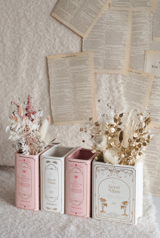 Flowers & Hearts - Book Vase & Dried Flowers