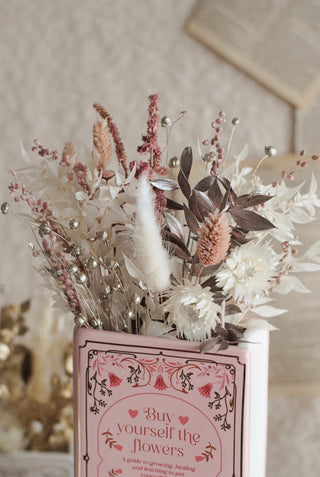 Flowers & Hearts - Book Vase & Dried Flowers