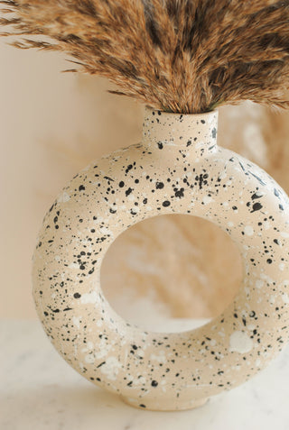 Circle Vase with Dried Flower Bouquet
