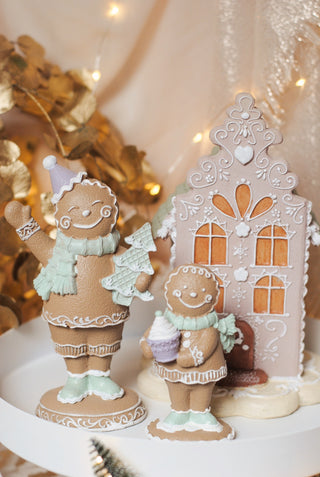 Gingerbread with Cupcake