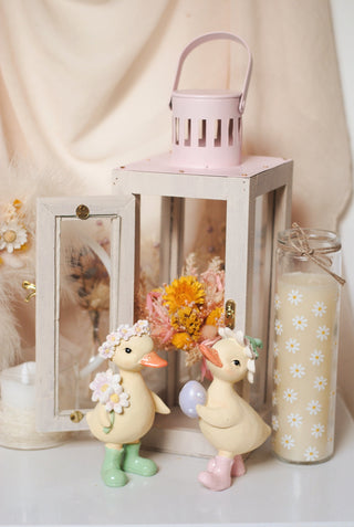 Daisy Tube Candle