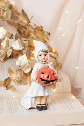 Autumn Pumpkin Girl - with LED Light