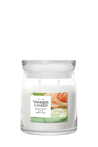 Yankee Candle - Blooming Love Medium Jar